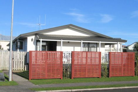 Photo of property in 27 Caulfield Place, Nawton, Hamilton, 3200