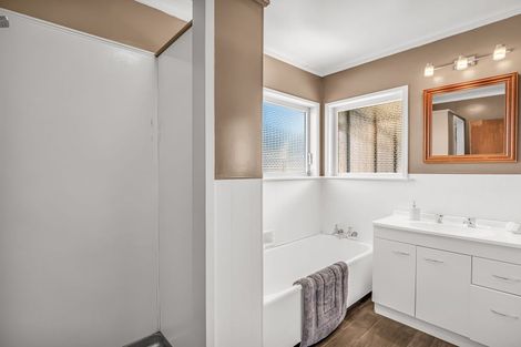 Photo of property in 1 Kingsley Street, St Andrews, Hamilton, 3200