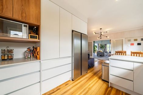 Photo of property in 29 Paekakariki Hill Road, Pauatahanui, Porirua, 5381