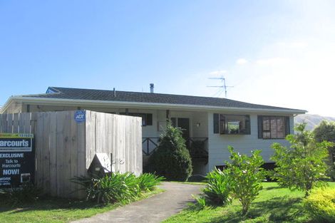 Photo of property in 22 Woodman Drive, Tawa, Wellington, 5028