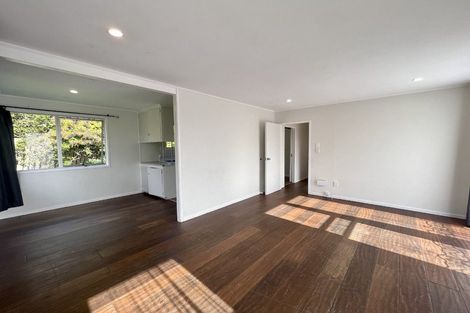 Photo of property in 8 Kelman Road, Kelston, Auckland, 0602