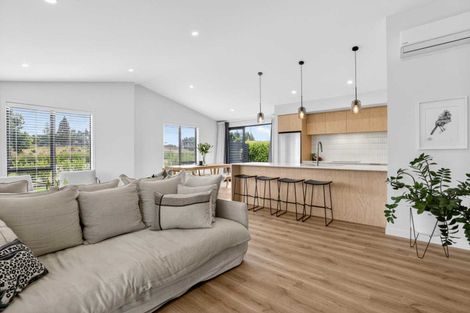 Photo of property in 2 Arohaina Avenue, Karaka, 2124