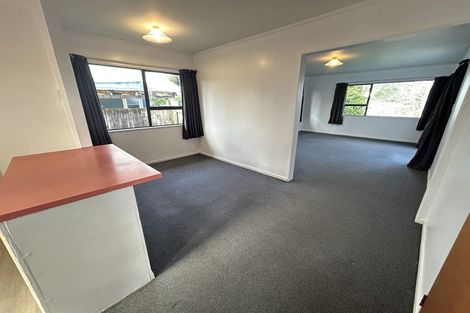 Photo of property in 1/2 Hueglow Rise, West Harbour, Auckland, 0618
