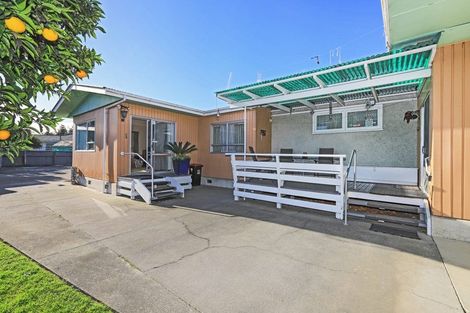 Photo of property in 1422 Karamu Road North, Mayfair, Hastings, 4122