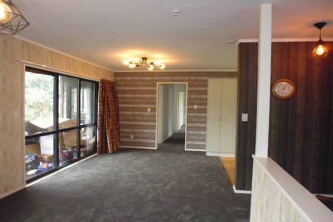 Photo of property in 4 Opurere Grove, Tirohanga, Lower Hutt, 5010