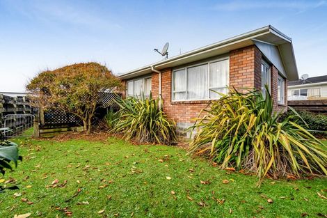 Photo of property in 16 Villa Place, Bell Block, New Plymouth, 4312