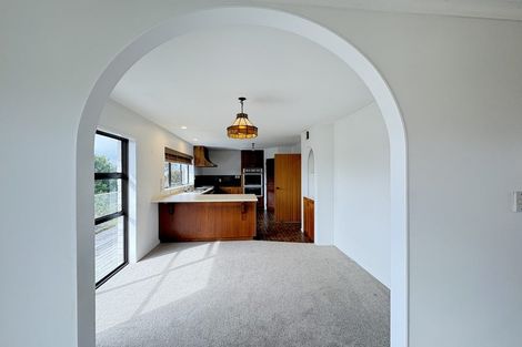 Photo of property in 2/90 Royal View Road, Te Atatu South, Auckland, 0610