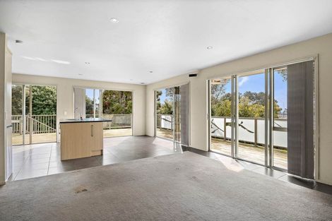Photo of property in 3 Scott Road, Stanmore Bay, Whangaparaoa, 0932