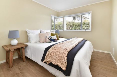 Photo of property in 5 Maygrove Drive, Orewa, 0931