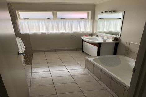 Photo of property in 18 Benner Drive, Ngatea, 3503