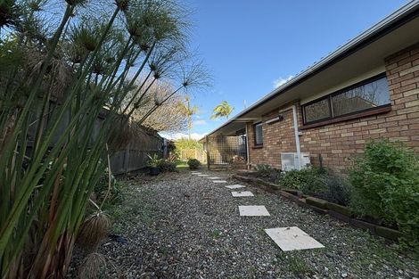 Photo of property in 33 Carnoustie Drive, Wattle Downs, Auckland, 2103