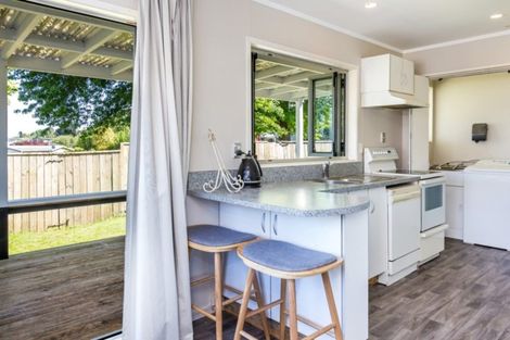 Photo of property in 2 Swan Close, Richmond Heights, Taupo, 3330