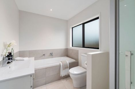 Photo of property in 7 Blatina Drive, Kumeu, 0810