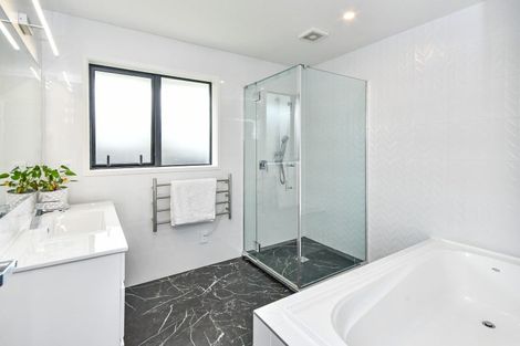 Photo of property in 9a Aurea Avenue, Pakuranga, Auckland, 2010