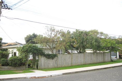 Photo of property in 21 Kaitawa Crescent, Paraparaumu, 5032