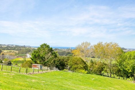 Photo of property in 120 Cemetery Road, Wainui, Silverdale, 0992