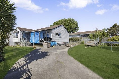 Photo of property in 9 Balwyn Place, Clendon Park, Auckland, 2103