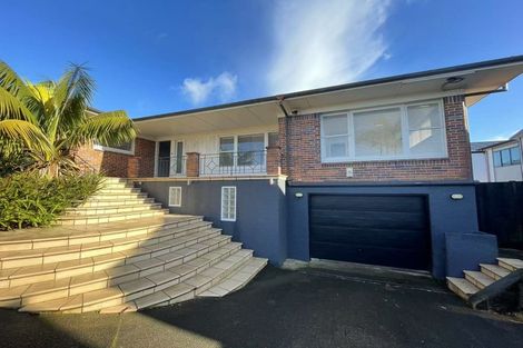 Photo of property in 25 Bradbury Road, Botany Downs, Auckland, 2010