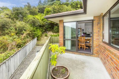 Photo of property in 40 King Charles Drive, Kingsley Heights, Upper Hutt, 5018