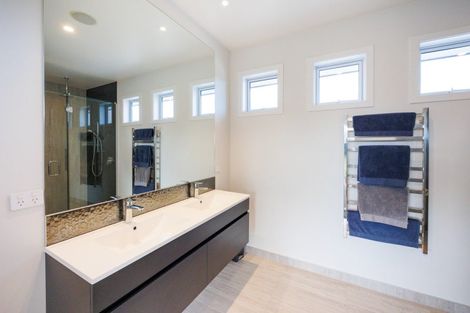 Photo of property in 33 Hartwell Drive, Kelvin Grove, Palmerston North, 4470