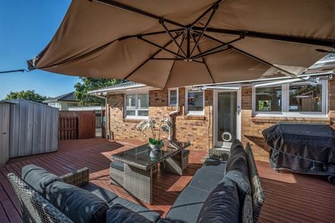 Photo of property in 2/77 Alexander Street, Cockle Bay, Auckland, 2014