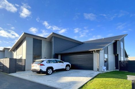 Photo of property in 33 Rosalie Terrace, Kelvin Grove, Palmerston North, 4414