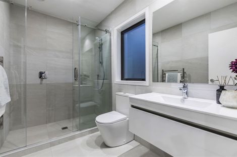 Photo of property in 8 Vogwill Road, Kumeu, 0810