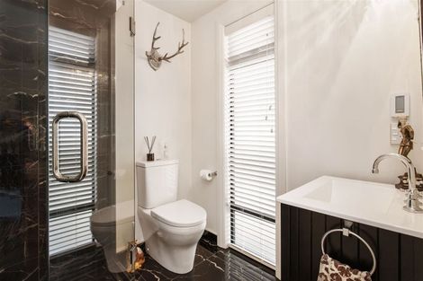 Photo of property in 2 Browns Road, St Albans, Christchurch, 8014