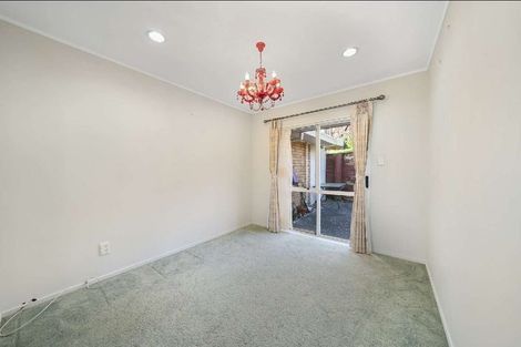 Photo of property in 12 De Havilland Drive, Goodwood Heights, Auckland, 2105