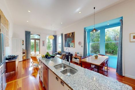 Photo of property in 23 Maarama Crescent, Aro Valley, Wellington, 6021