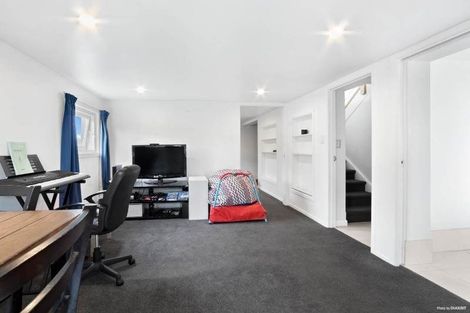 Photo of property in 17 Beatrice Avenue, Hillcrest, Auckland, 0627