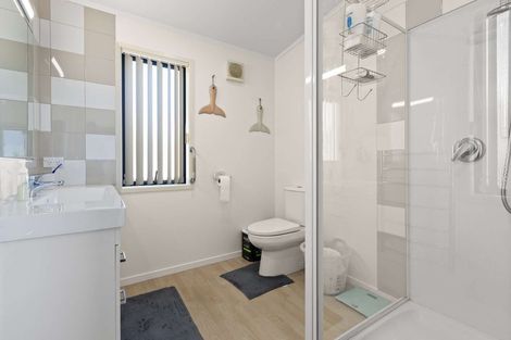 Photo of property in 26 Stratford Drive, Cable Bay, 0420