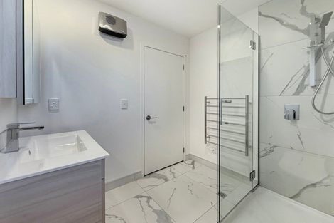 Photo of property in 2/5 Shearer Avenue, Papanui, Christchurch, 8052