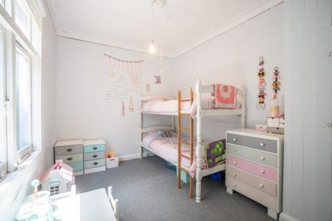 Photo of property in 26 Knowles Street, Terrace End, Palmerston North, 4410