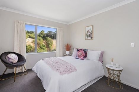 Photo of property in 17 Mandalay Lane, Redcliffs, Christchurch, 8081