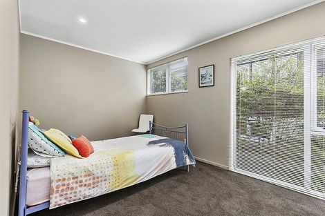 Photo of property in 1/22 Lansdowne Street, Bayswater, Auckland, 0622