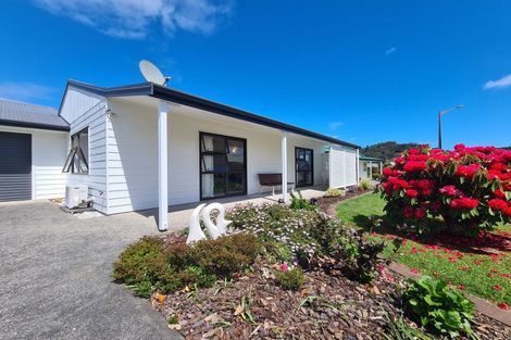 Photo of property in 2 Courthouse Lane, Coromandel, 3506