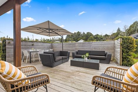 Photo of property in 17 Awanui Crescent, Matakana, Warkworth, 0985