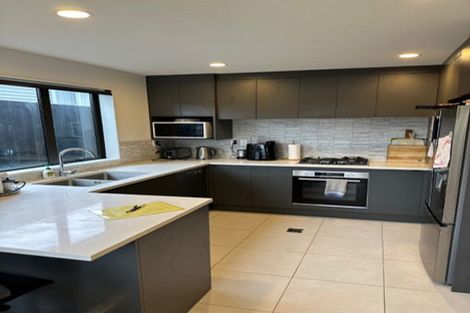 Photo of property in 10a Kelkirk Street, Kelston, Auckland, 0602