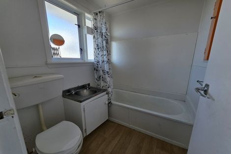 Photo of property in 100 Broadway, Carterton, 5713