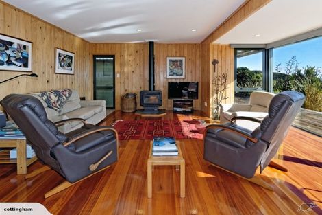 Photo of property in 126 Lone Kauri Road, Karekare, Auckland, 0772