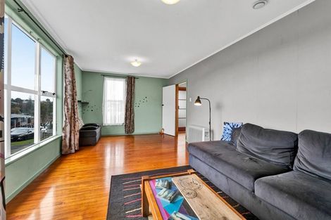 Photo of property in 34 Endeavour Street, Marfell, New Plymouth, 4310