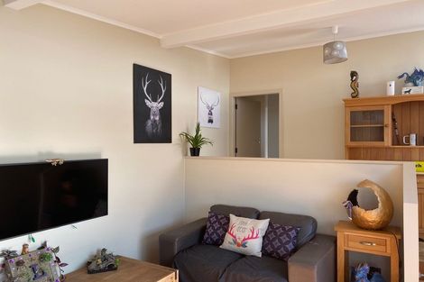 Photo of property in 8 Clifton Drive, Waitara, 4320