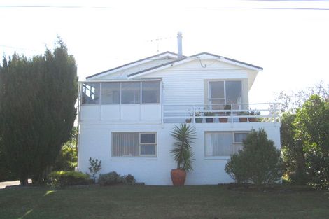Photo of property in 1/15 Kiteroa Terrace, Rothesay Bay, Auckland, 0630