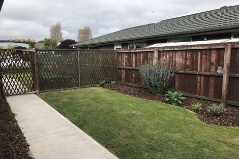 Photo of property in 5 Aberfoyle Place, Parklands, Christchurch, 8083