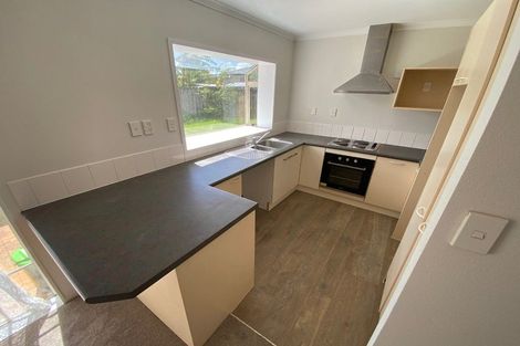 Photo of property in 18 Newbegin Place, Weymouth, Auckland, 2103