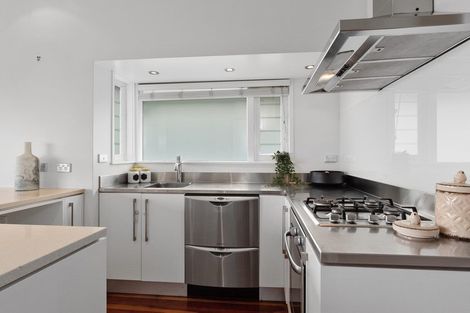 Photo of property in 14 Bank Street, Hillcrest, Auckland, 0627