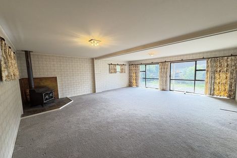 Photo of property in 2/90 Royal View Road, Te Atatu South, Auckland, 0610