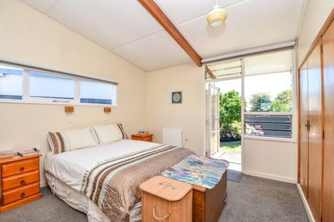 Photo of property in 22 Victoria Street, Carterton, 5713
