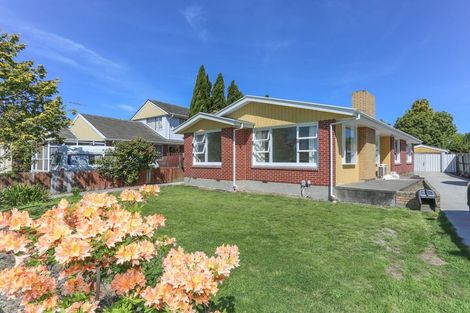 Photo of property in 8 Lochee Road, Upper Riccarton, Christchurch, 8041